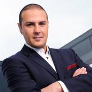 FROM: TALKBACKTHAMES FOR ITV

TAKE ME OUT on ITV1

Pictured - Presenter Paddy McGuinness

ITV have commissioned a major new dating show from talkbackTHAMES.

Take Me Out, a new and fast paced format, will be presented by comedian Paddy McGuinness.

The