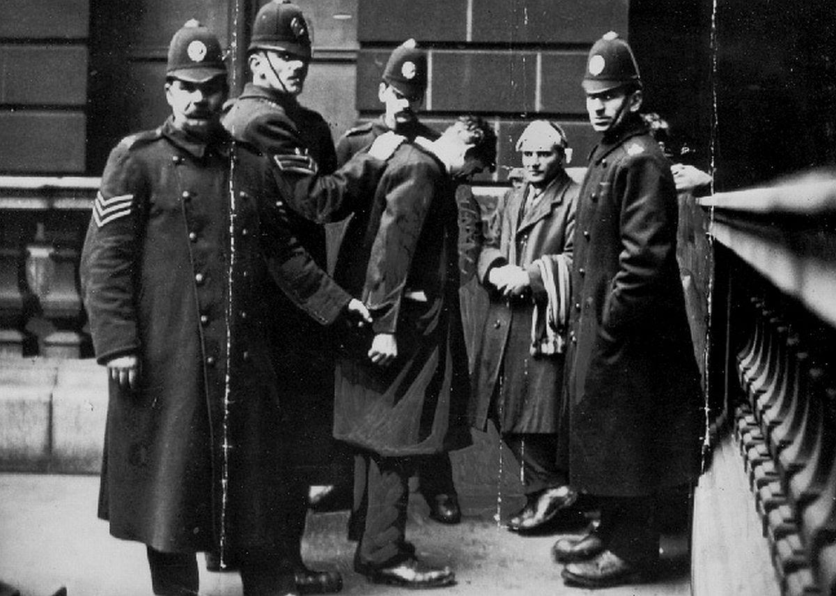 Le Beau Policeman [1919]
