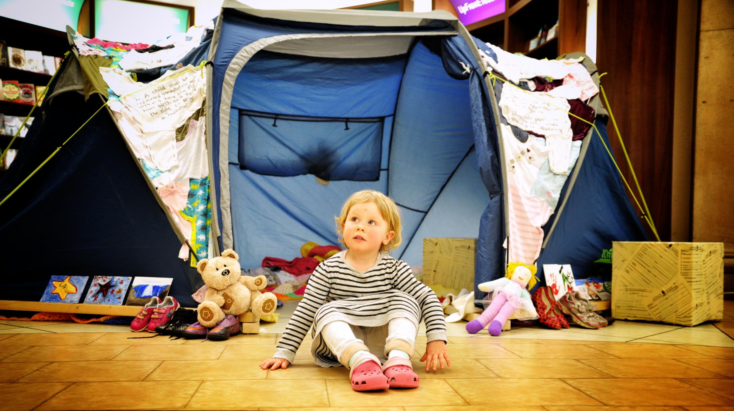 Julie Hesmondhalgh and Maxine Peake help share child refugee ... - The Bolton News