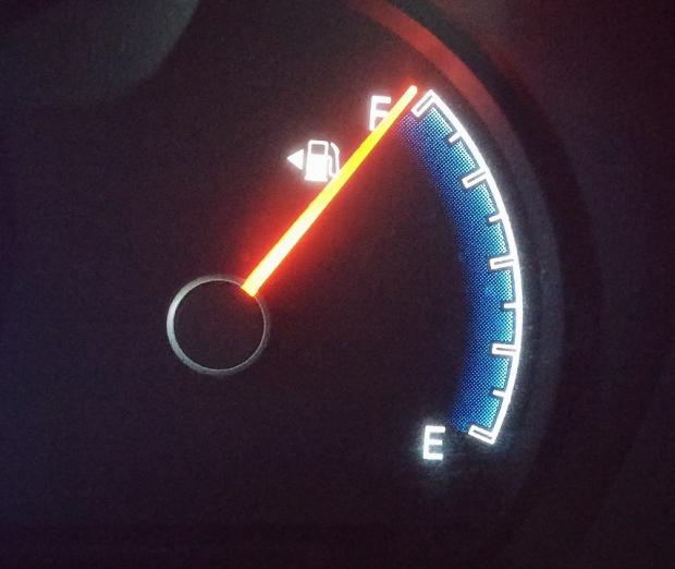 8 things people do at petrol stations that's really annoying 10838910