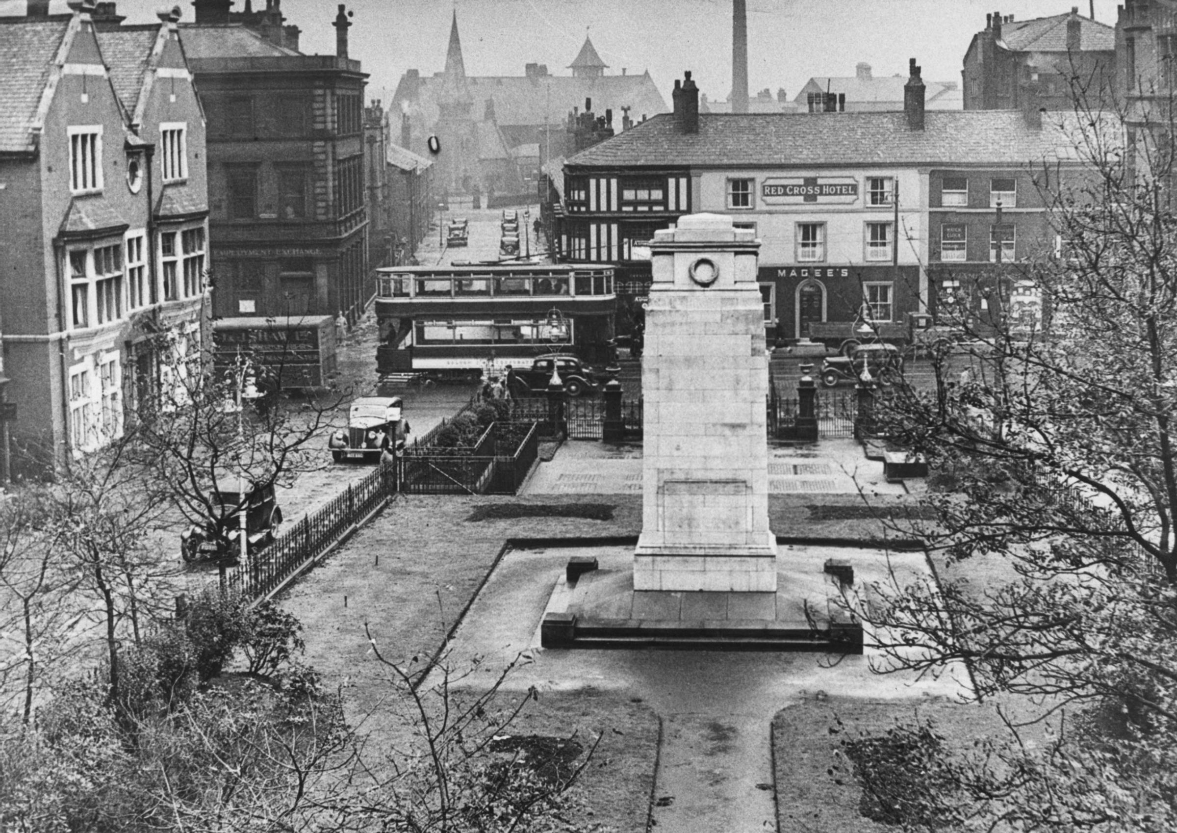 Atmospheric look at Nelson Square in pre-war Bolton - Vimarsana News