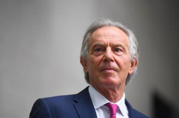 Do you tihnk former Prime Minister Tony Blair should recieve a knighthood?