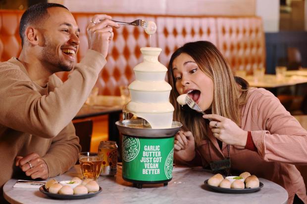 The Bolton News: Plant-based garlic butter fountain (PizzaExpress)