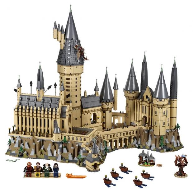 The Bolton News: LEGO Harry Potter Hogwarts Castle Set (Zavvi)