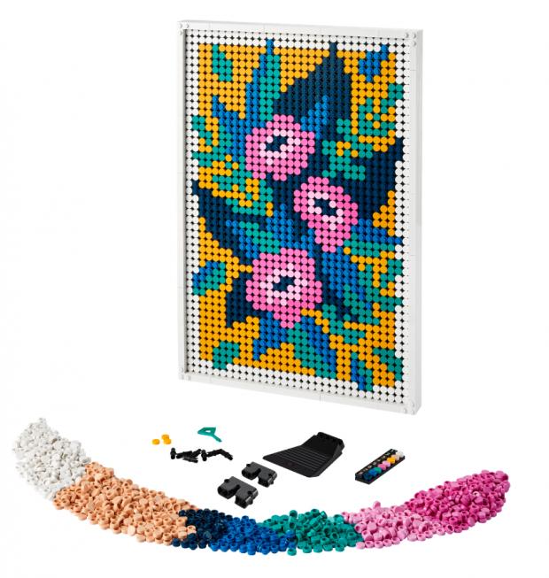 The Bolton News: LEGO® Art Floral Art Set. Credit: LEGO