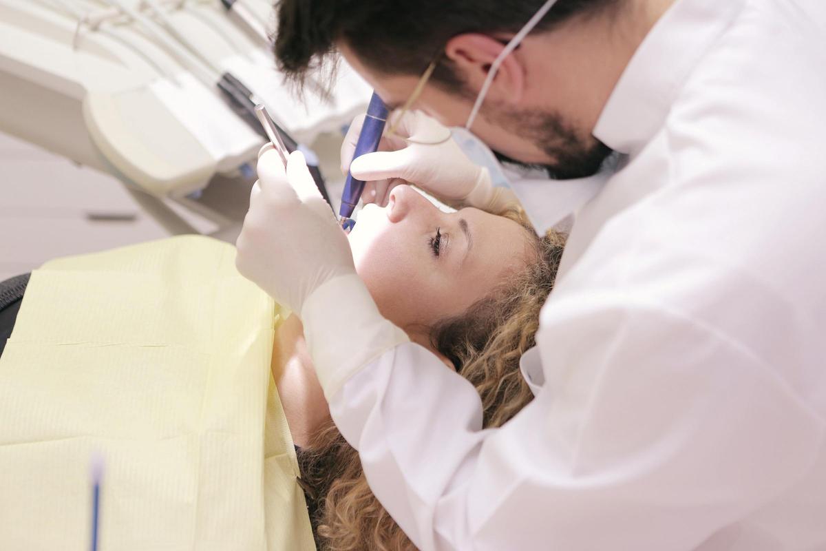 People pulling own teeth out due to dentists not taking on new patients