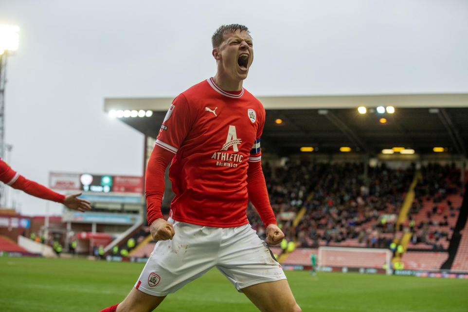 Barnsley boss explains injury 'concern' ahead of play-offs 16553667