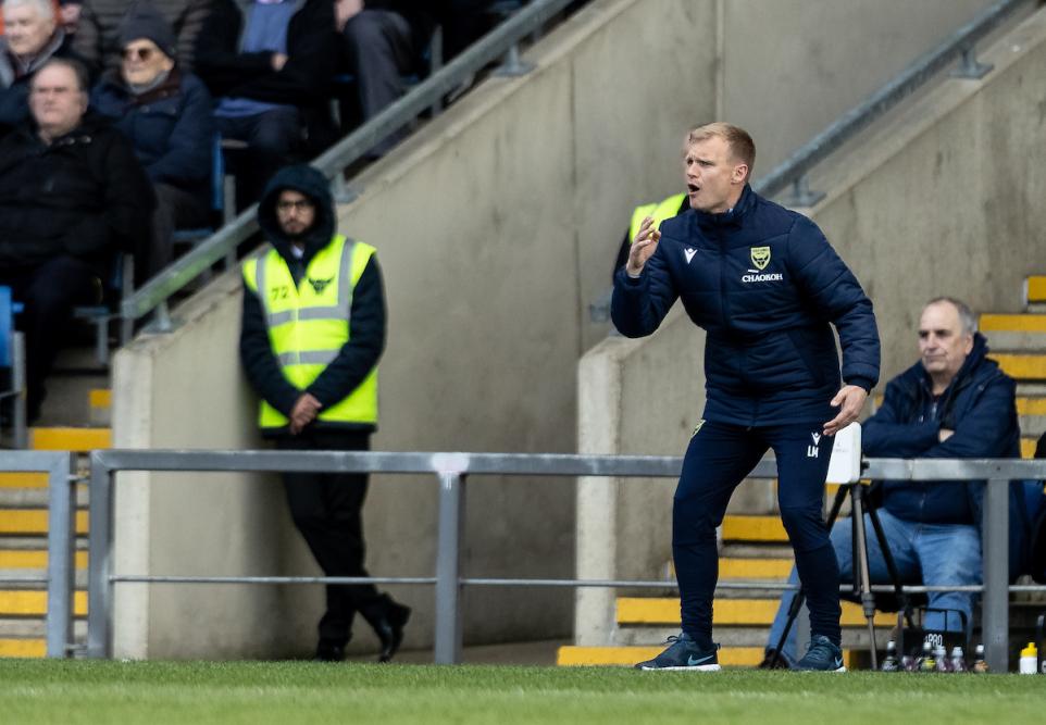Oxford boss Manning hits out at referee after Bolton defeat 16673104