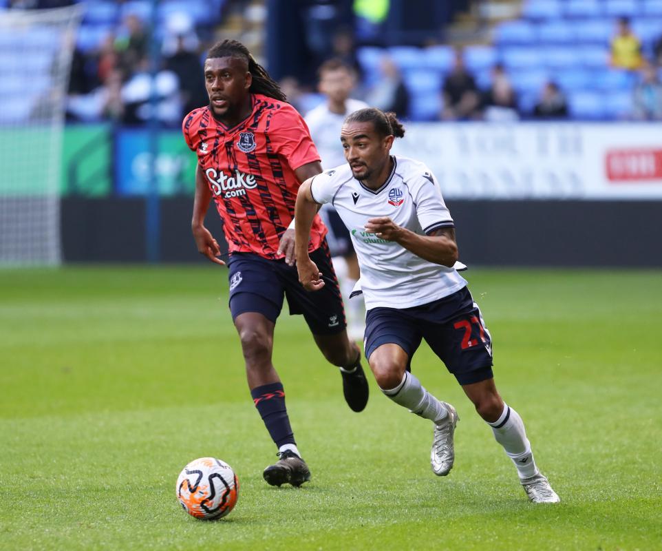 Bolton Wanderers: Randell Williams relishing competition 17041027