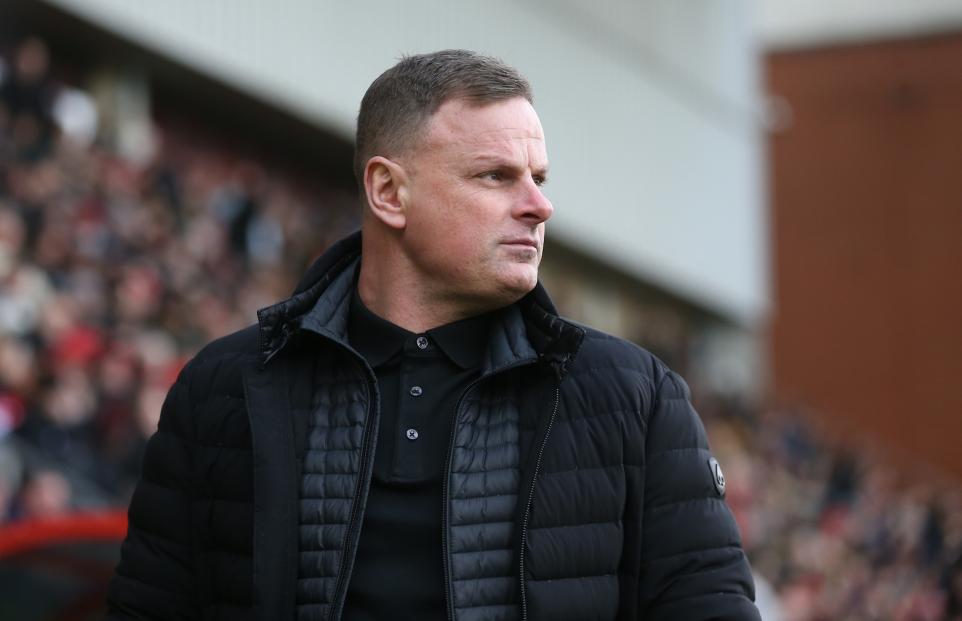 Leyton Orient coach on Bolton chances and Wellens red card 17666429