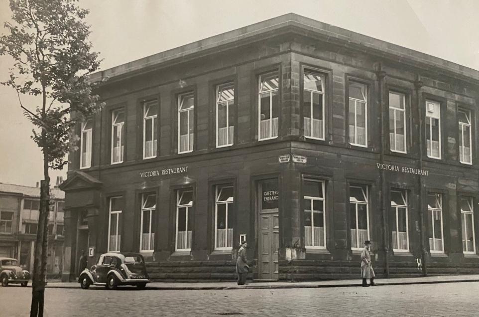 Looking Back: Bolton's new restaurant offered coffee, biscuits and a cigarette for sixpence  17694424