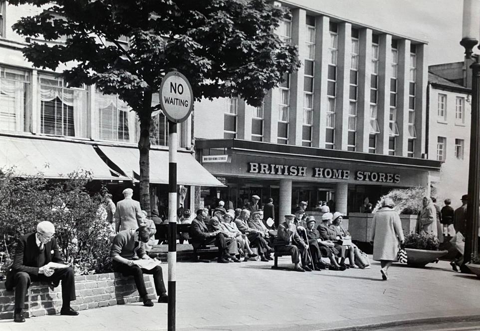 Looking Back: Victoria Square shoppers watched world go by from benches 17698501