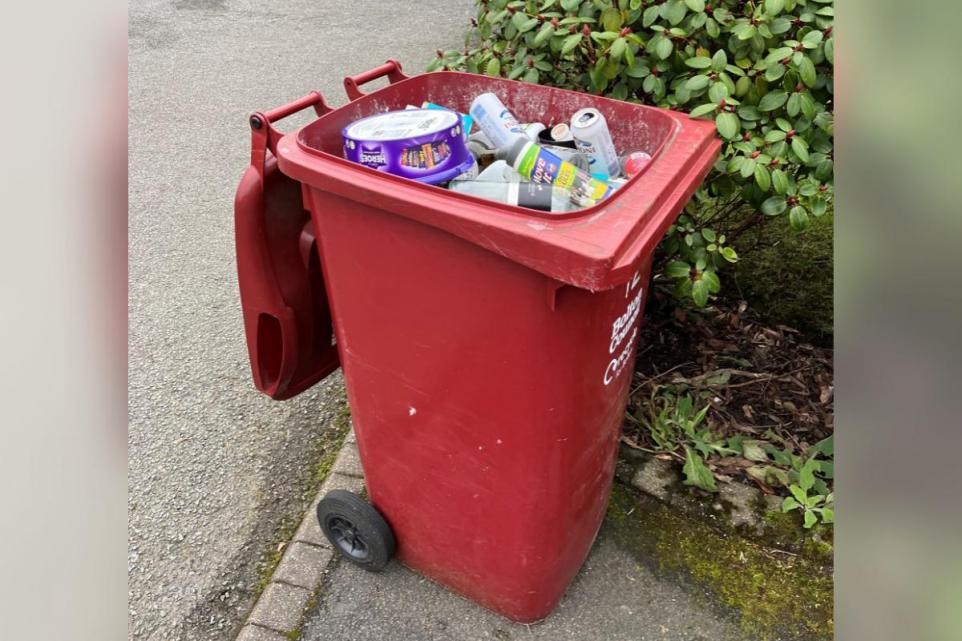 bolton - Bolton Council debate issue of missed bins on collection day 17864723