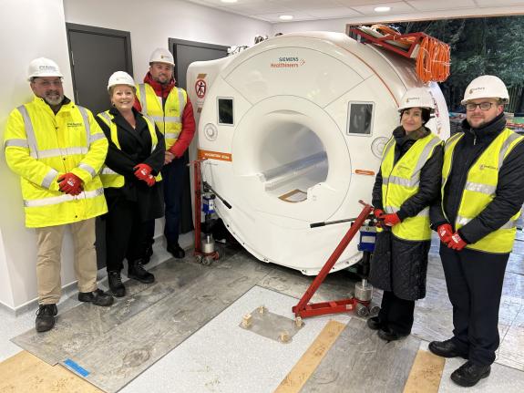 The Bolton News: Installation of the MRI scanner The Bolton News: Installation of the MRI scanner
