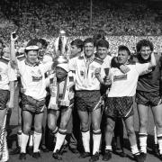 Wanderers players celebrate lifting the Sherpa Van Trophy in 1989