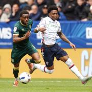 Thierry Gale battles with Bali Mumba