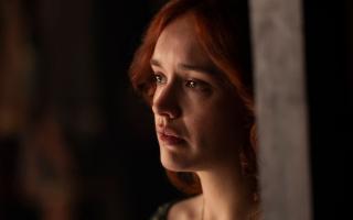 Olivia Cooke provides the voiceover in the 'green' trailer