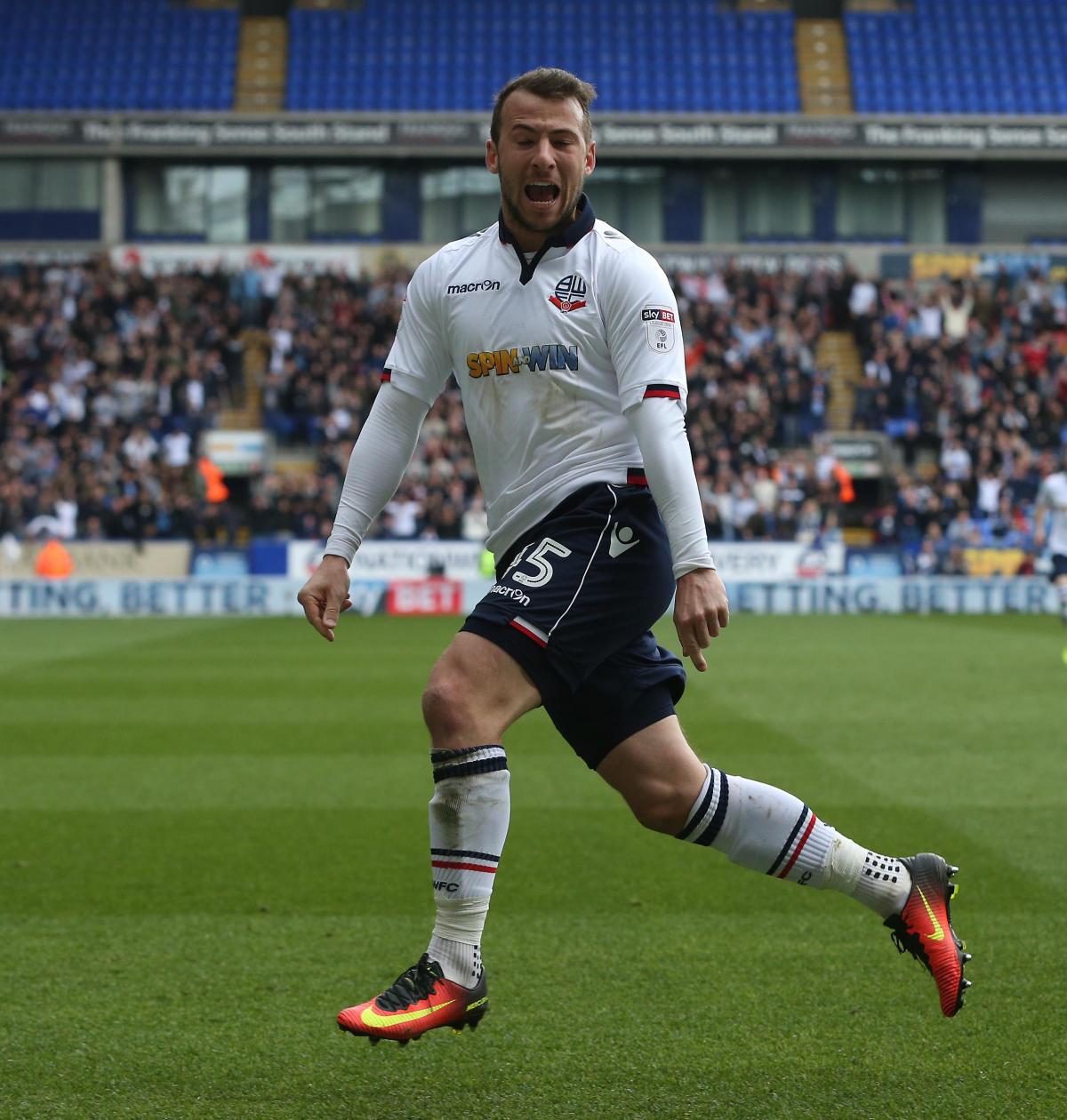 Evatt reveals Bolton have taken step towards "exciting signing" ?type=responsive-gallery-fullscreen