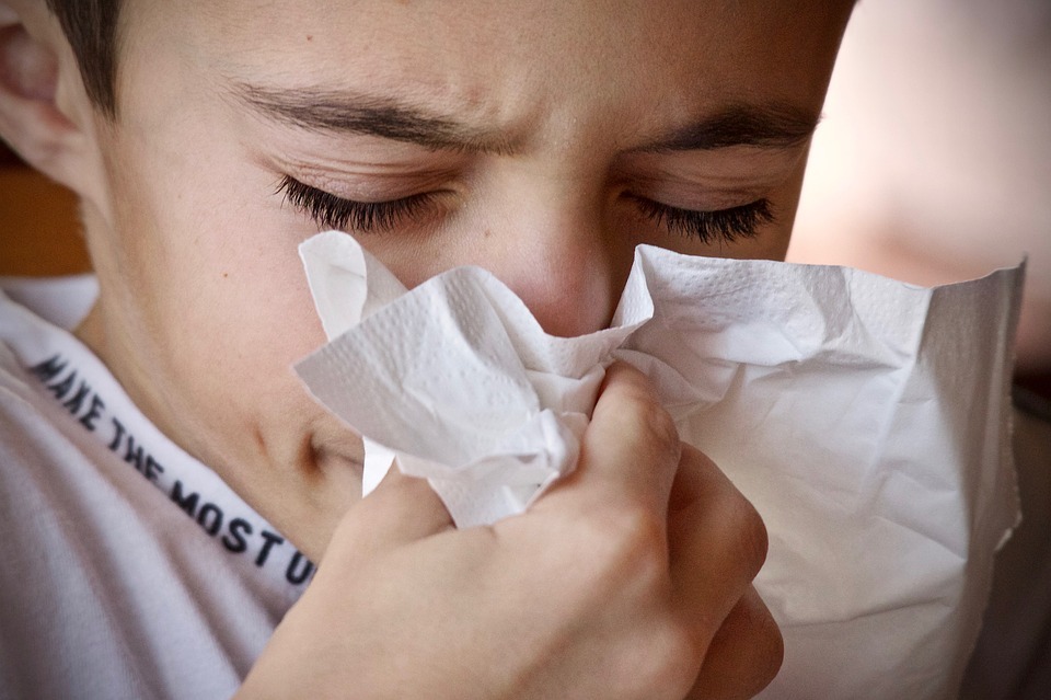 Asthma sufferers warned of 'deadly pollen bomb' as weather heats up